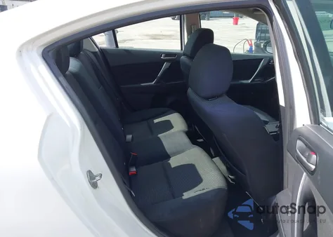 2013 Mazda Mazda3 I Sport из США, поврежденный, VIN JM1BL1UP3D1782646